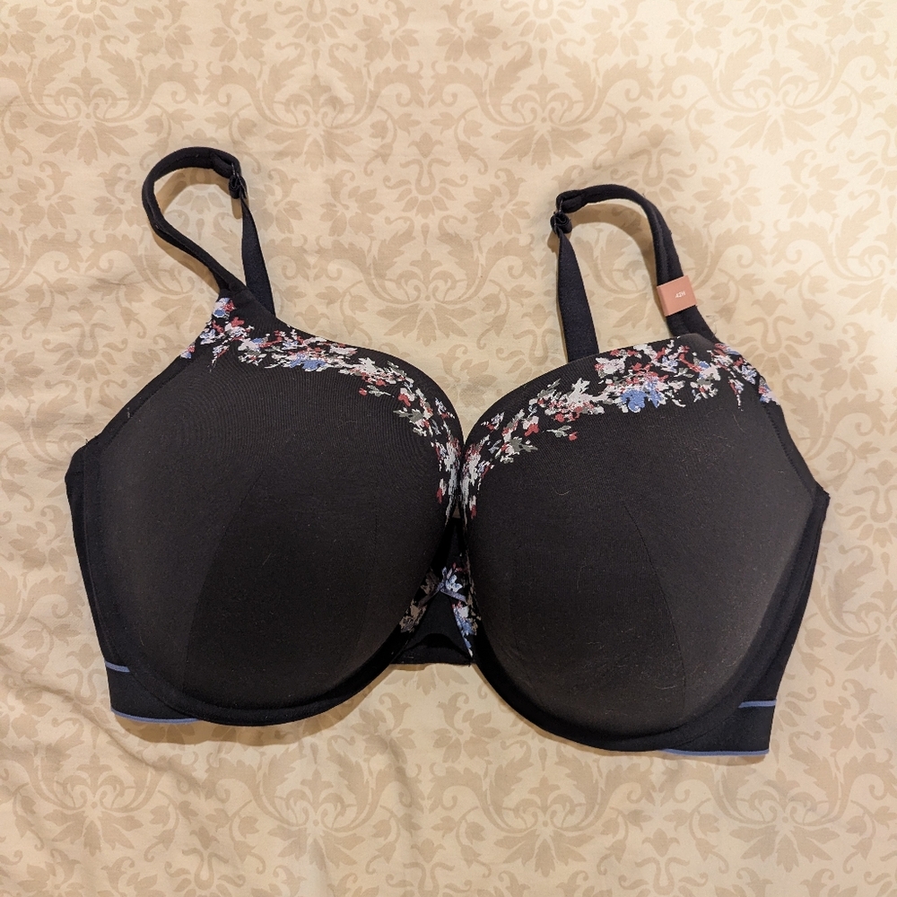 Cacique | Black Bra with Floral Design | Size 42H